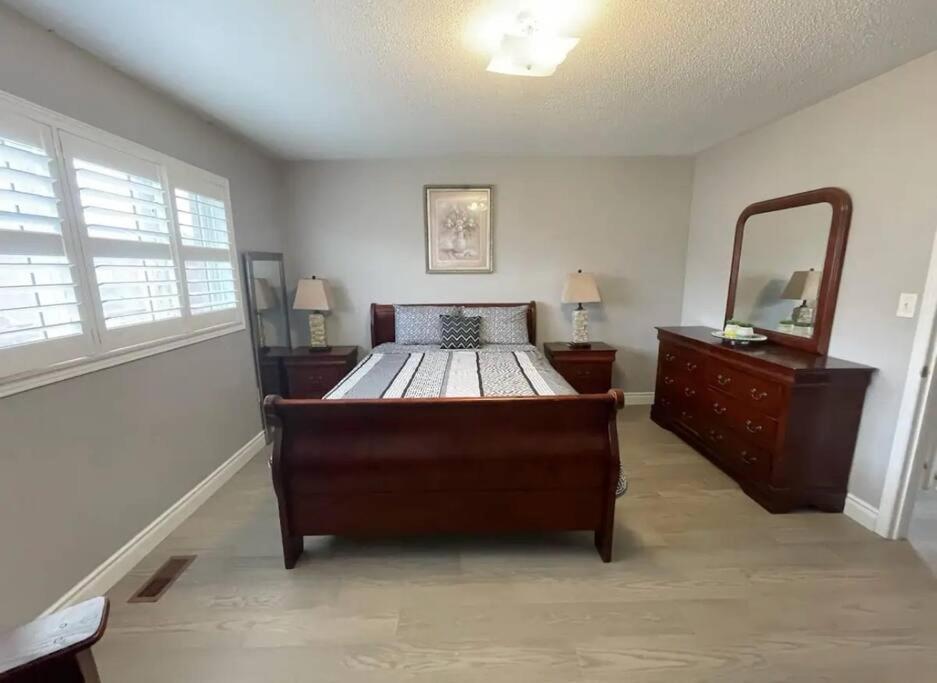Elegant & Luxurious 3 Bedroom Home Mississauga Exterior foto
