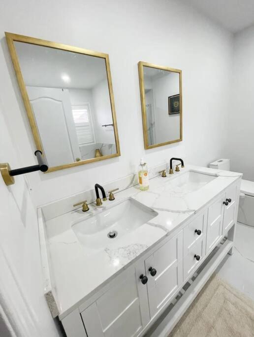 Elegant & Luxurious 3 Bedroom Home Mississauga Exterior foto